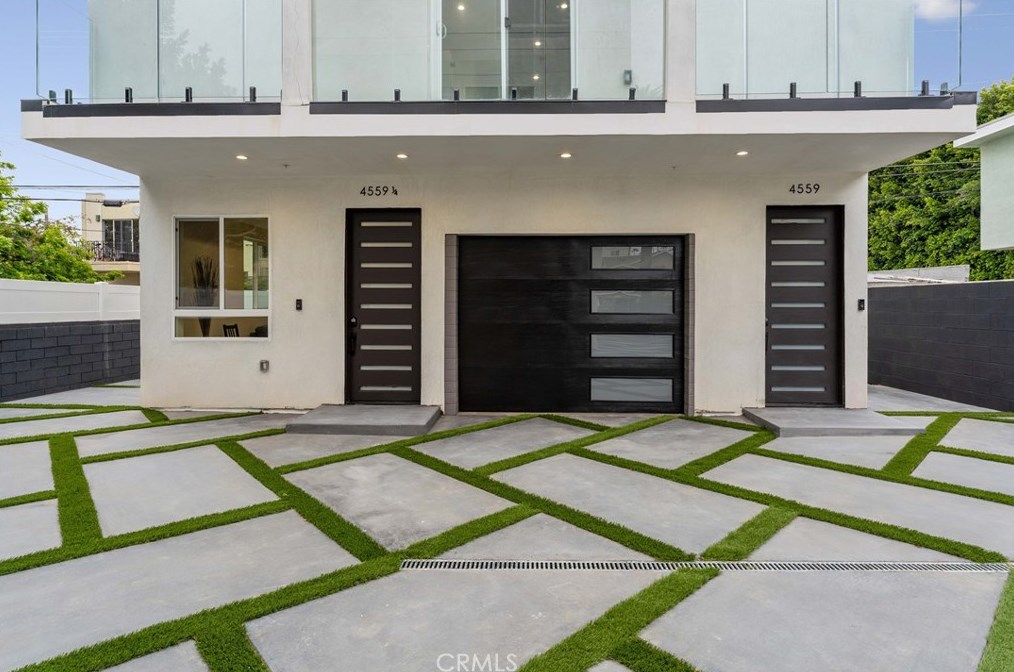4559 18th St, Los Angeles CA  90019-5843 exterior