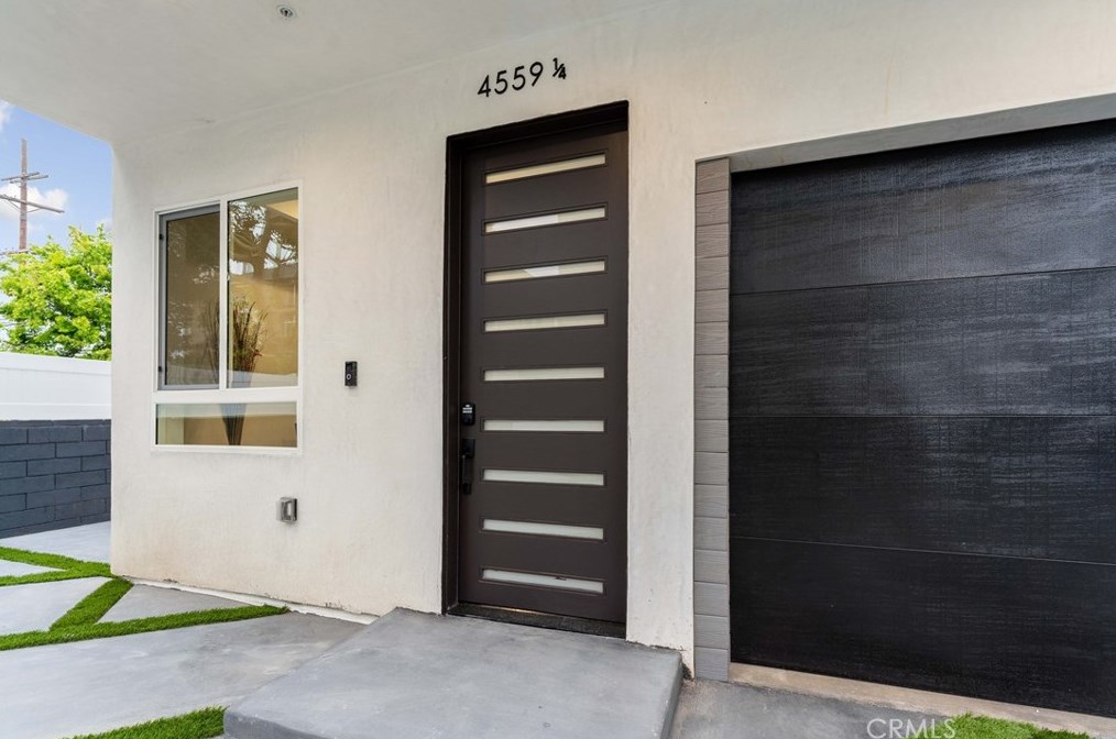 4559 18th St, Los Angeles CA  90019-5843 exterior