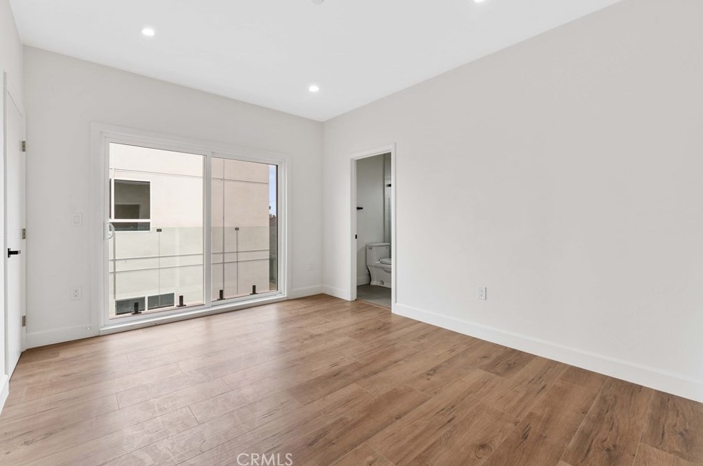 4559 18th St, Los Angeles CA  90019-5843 exterior