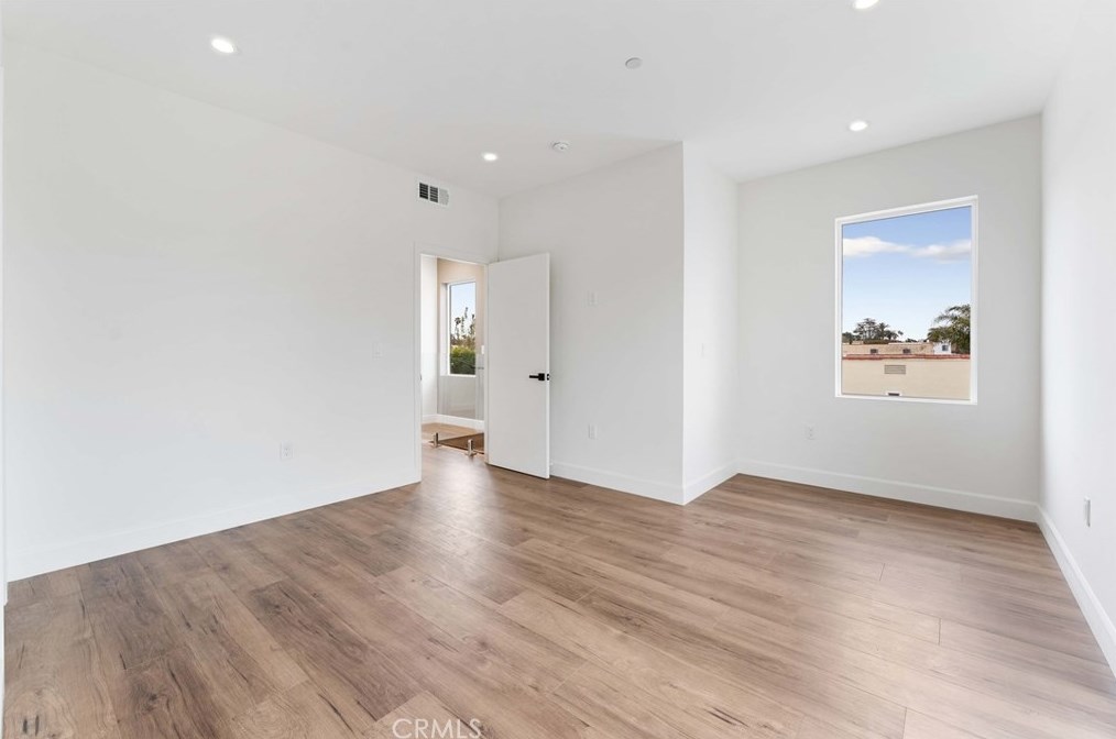 4559 18th St, Los Angeles CA  90019-5843 exterior