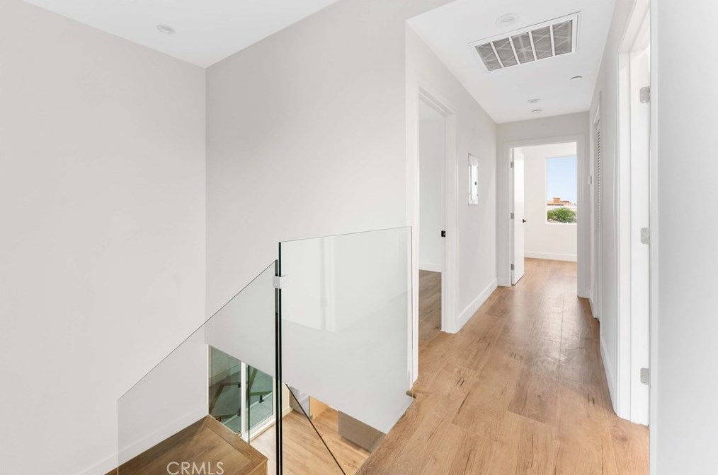 4559 18th St, Los Angeles CA  90019-5843 exterior