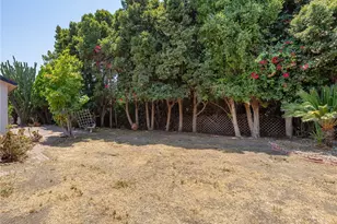 14923 La Valle St, Sylmar, CA 91342 - Photo 25