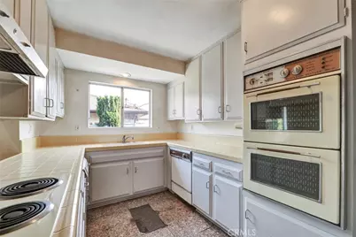 8720 Mulberry Drive, Sunland, CA 91040 - Photo 11