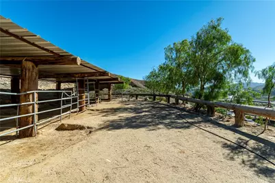 10161 Foothill Boulevard, Sylmar, CA 91342 - Photo 43