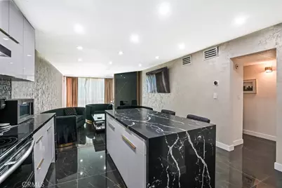 12720 Burbank Boulevard #118, Valley Village, CA 91607 - Photo 5