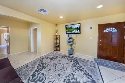 10425 Rainier Street, Los Angeles, CA 91352 - Photo 11