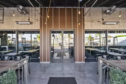 11671 Victory Boulevard, North Hollywood, CA 91606 - Photo 13