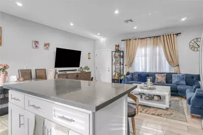 7663 Shadyglade Avenue, North Hollywood, CA 91605 - Photo 7