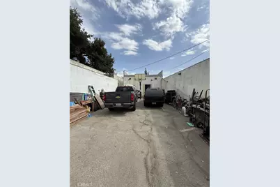 10548 Victory Boulevard, North Hollywood, CA 91606 - Photo 7