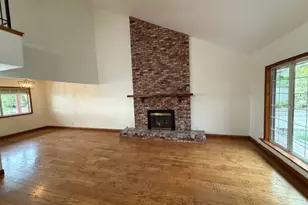 3003 Mesa Verde Dr, Burbank, CA 91504 - Photo 13