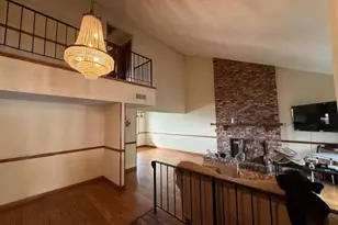 3003 Mesa Verde Dr, Burbank, CA 91504 - Photo 11