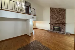 3003 Mesa Verde Dr, Burbank, CA 91504 - Photo 11