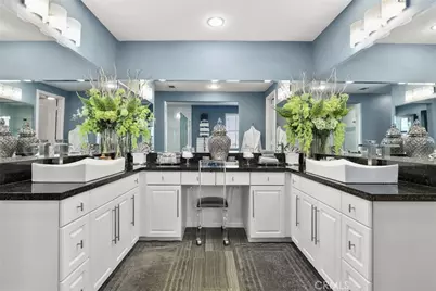 27636 Camellia Drive, Saugus, CA 91350 - Photo 13