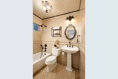6956 Ranchito, Van Nuys, CA 91405 - Photo 7