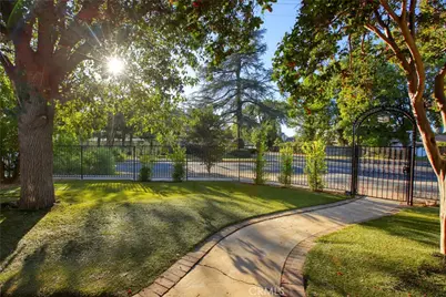 6956 Ranchito, Van Nuys, CA 91405 - Photo 31