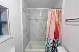 1450 Country Club Dr, Burbank, CA 91501 - Photo 17