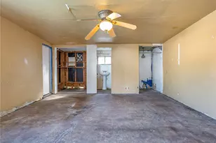 210 W Ash Ave, Burbank, CA 91502 - Photo 19