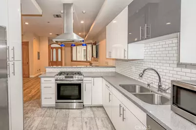 216 N Buena Vista Street #113, Burbank, CA 91505 - Photo 9