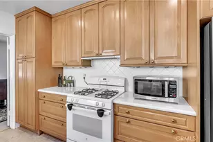 919 E Delaware Rd, Burbank, CA 91504 - Photo 17