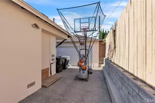 919 E Delaware Rd, Burbank, CA 91504 - Photo 35