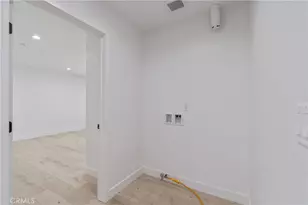 13901 Runnymede, Van Nuys, CA 91405 - Photo 33