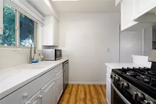 6021 Fountain Park Ln, Woodland Hills, CA 91367 - Photo 7