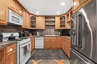 22900 Hatteras, Woodland Hills, CA 91367 - Photo 15