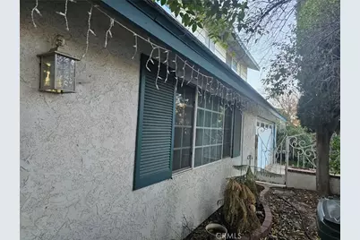 25219 Vermont Dr., Newhall, CA 91321 - Photo 3