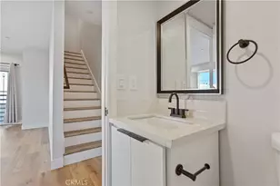1726 Menlo Ave, Los Angeles, CA 90006 - Photo 15