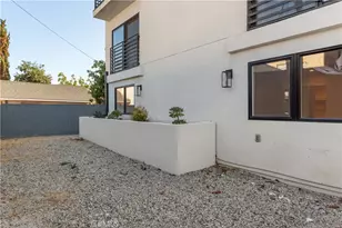 1726 Menlo Ave, Los Angeles, CA 90006 - Photo 33