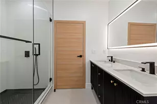 254 W Santa Anita, Burbank, CA 91502 - Photo 17