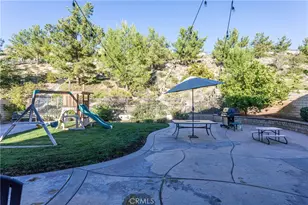 19245 Graham Ln, Saugus, CA 91350 - Photo 29