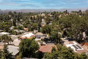 22666 Cavalier St, Woodland Hills, CA 91364 - Photo 31