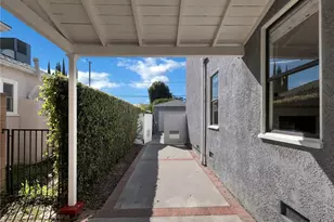 345 S Beachwood Dr, Burbank, CA 91506 - Photo 47