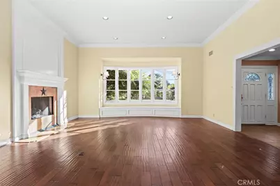 23051 Oxnard Street, Woodland Hills, CA 91367 - Photo 11