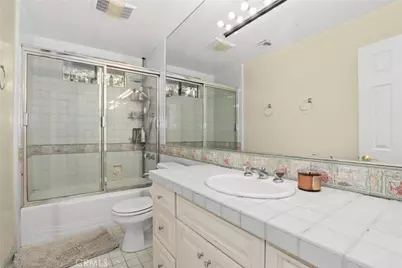 23051 Oxnard Street, Woodland Hills, CA 91367 - Photo 31