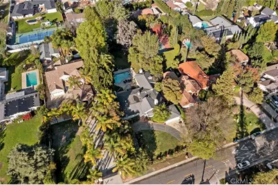 23051 Oxnard Street, Woodland Hills, CA 91367 - Photo 5