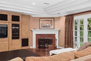 23051 Oxnard St, Woodland Hills, CA 91367 - Photo 19