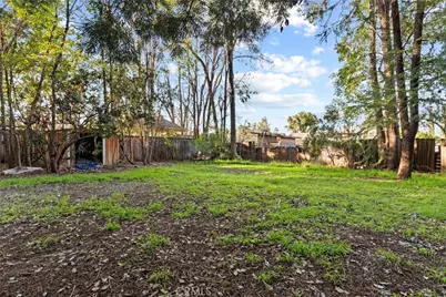 23051 Oxnard Street, Woodland Hills, CA 91367 - Photo 37