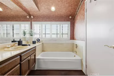 7100 Balboa Boulevard #1003, Lake Balboa, CA 91406 - Photo 19