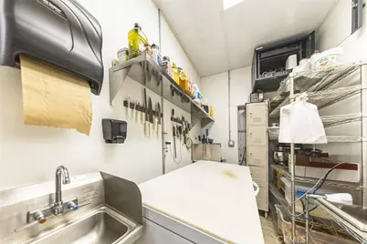 341 N Victory Boulevard, Burbank, CA 91502 - Photo 9