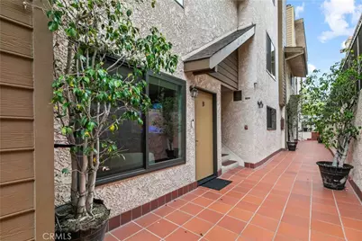 635 E Magnolia #B, Burbank, CA 91501 - Photo 5