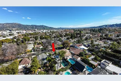 405 N Beachwood, Burbank, CA 91506 - Photo 47