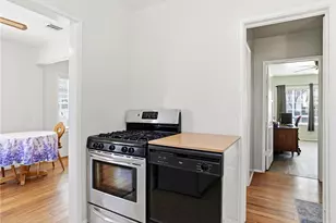 228 N Beachwood Dr, Burbank, CA 91506 - Photo 19