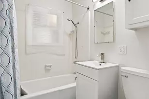 228 N Beachwood Dr, Burbank, CA 91506 - Photo 25