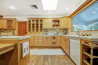 3050 N Lamer, Burbank, CA 91504 - Photo 17