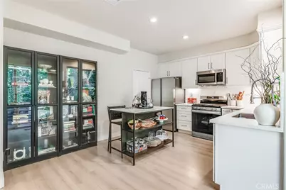 23301 Montecito, Valencia, CA 91354 - Photo 9