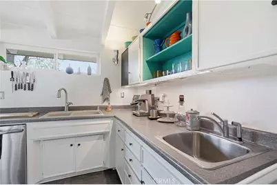 6141 Jumilla, Woodland Hills, CA 91367 - Photo 13