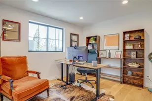 22914 Gershwin Dr, Woodland Hills, CA 91364 - Photo 37