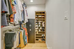 22914 Gershwin Dr, Woodland Hills, CA 91364 - Photo 25